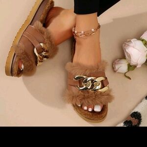 Faux Fur Chain Slide Sandals - Tan size 7.5 new & unused